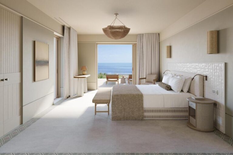 Къде да отседнете на Милос: Най-добрите хотели и райони new boutique luxury hotel suite in milos greece