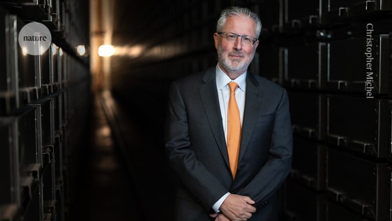 The new chief of the American Scientific Academy vows to “double” scientific research efforts. Новият шеф на американската научна академия обещава да „удвои“ научните изследвания